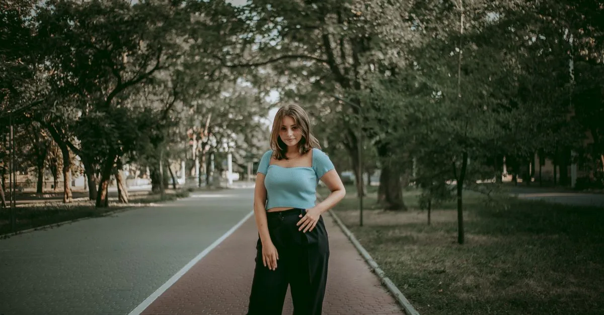 découvrez des pantalons spécialement conçus pour les cuisses fortes et une taille définie, alliant confort et style pour sublimer votre silhouette.