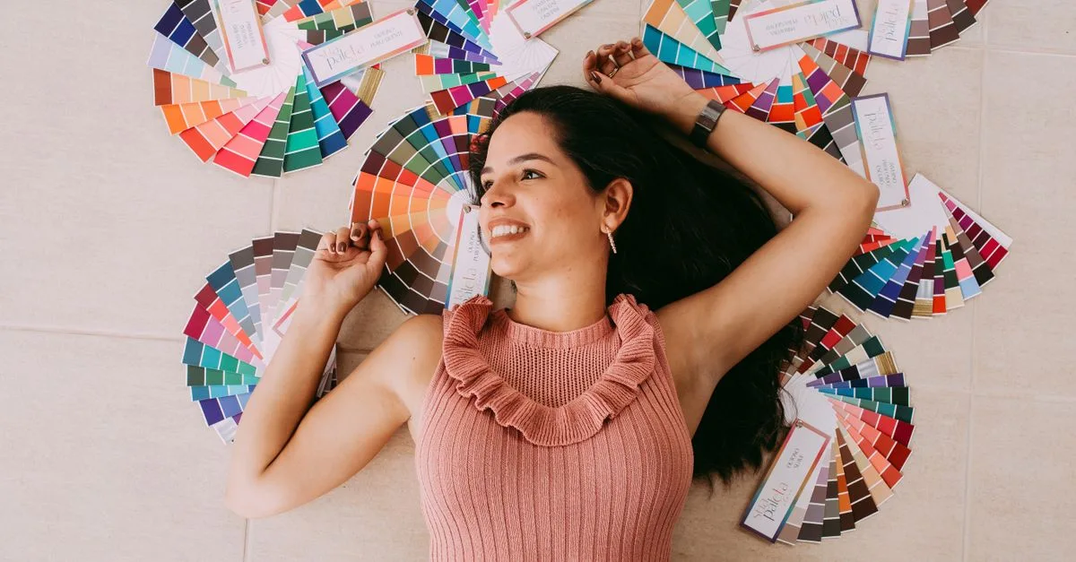 découvrez les clés de la coordination des couleurs pour harmoniser vos tenues et votre décoration avec style et élégance.