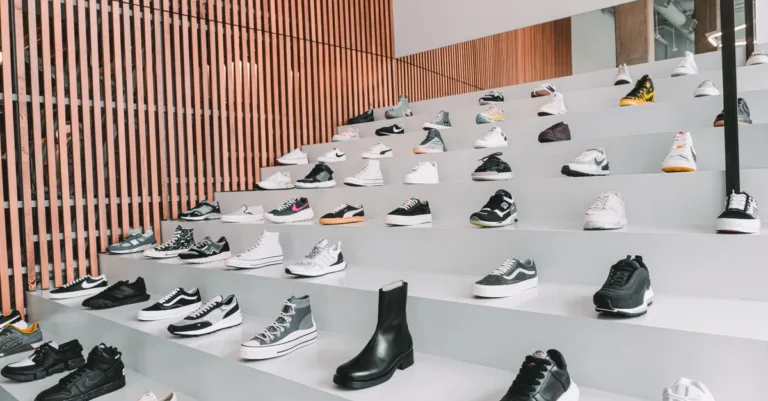 découvrez notre collection de chaussures tendance, alliant confort et style pour toutes les occasions. trouvez la paire parfaite dès aujourd'hui !