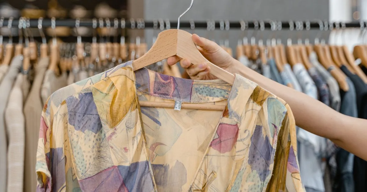 découvrez les prix d’olympa vintage store et explorez une sélection de vêtements et accessoires vintage pour trouver des pièces uniques.
